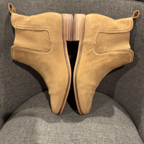TOMS Women's ELLA Chelsea Boot Tan Suede Booties Size 8 - Picture 4 of 7